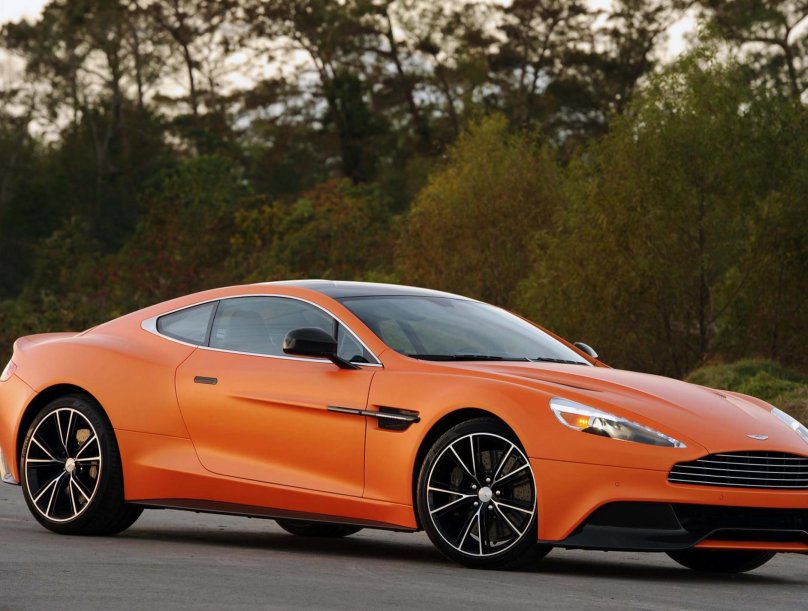 Астон Мартин