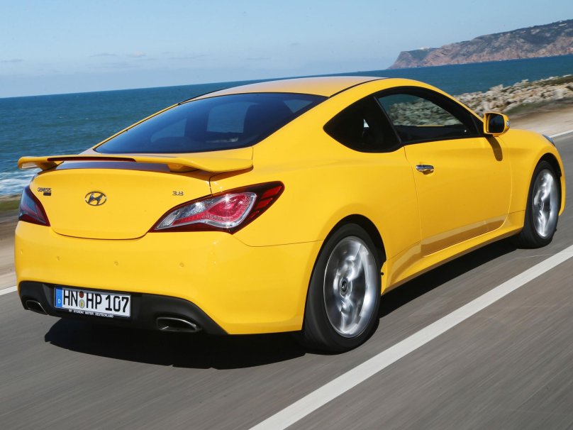 Hyundai Genesis Coupe 2013 Yellow