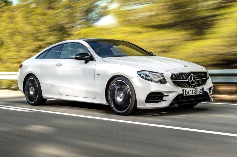 Мерседес Бенц е купе