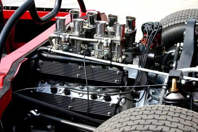 Alfa Romeo tipo 33 engine