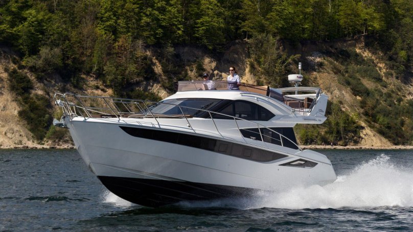 Катер Galeon 420 Fly