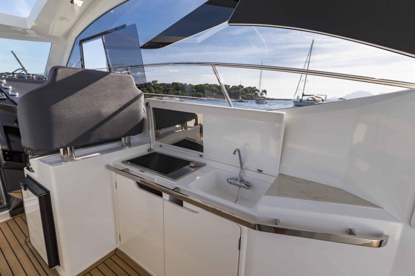 Galeon 365 HTS