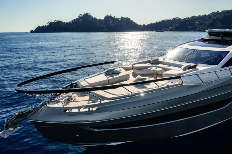 Яхта Азимут s8