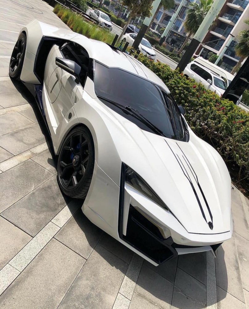 Машина Ликан гиперспорт