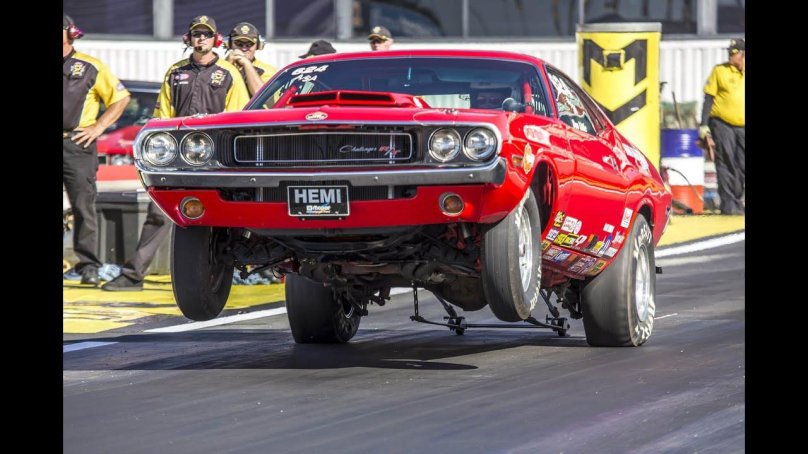 Додж Челленджер драг