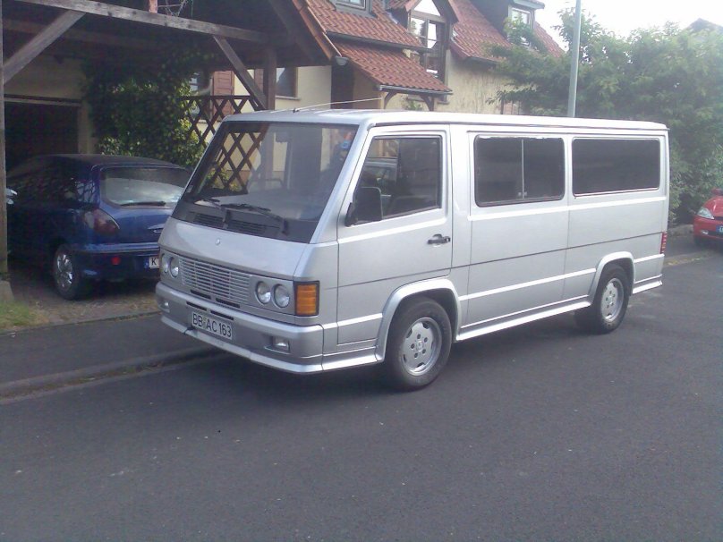 Мерседес МВ 100