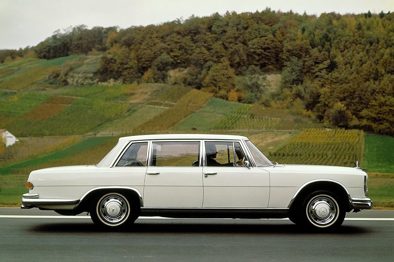 Mercedes 600 w100