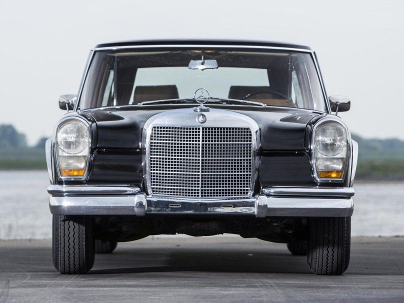 Mercedes Benz w100 s600 Pullman
