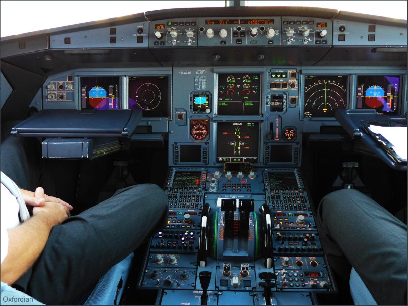 Кабина пилота Аэробус а320