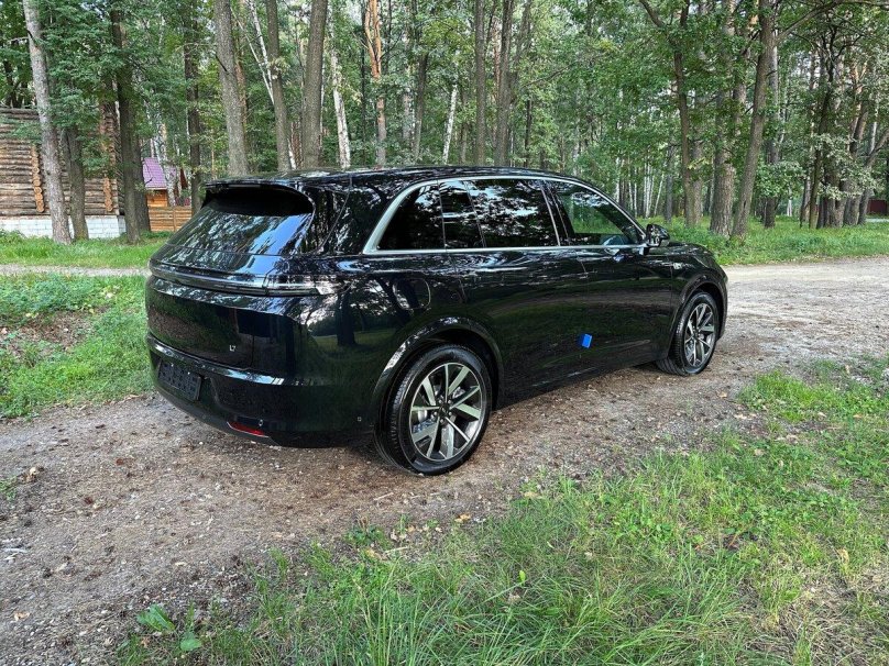 Lixiang l7 черный 2023