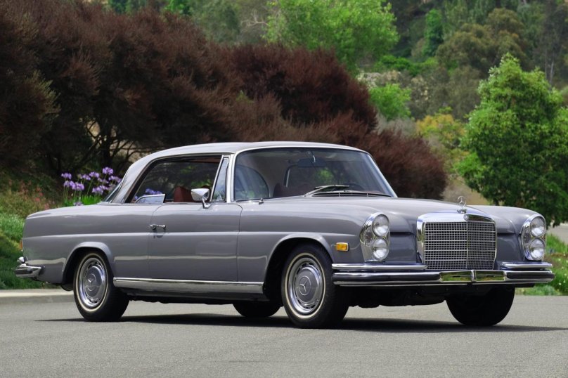 Mercedes-Benz w111