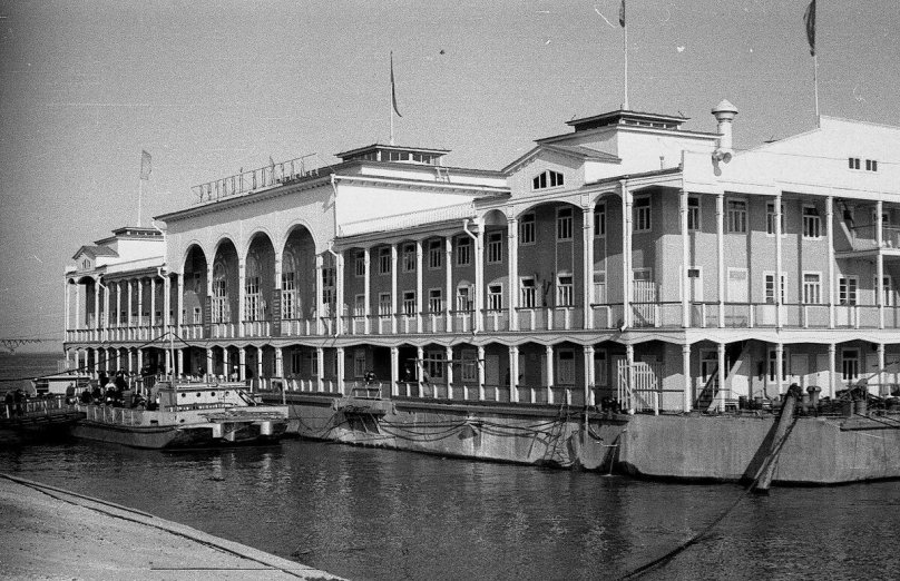 Дебаркадер Речной вокзал Саратов