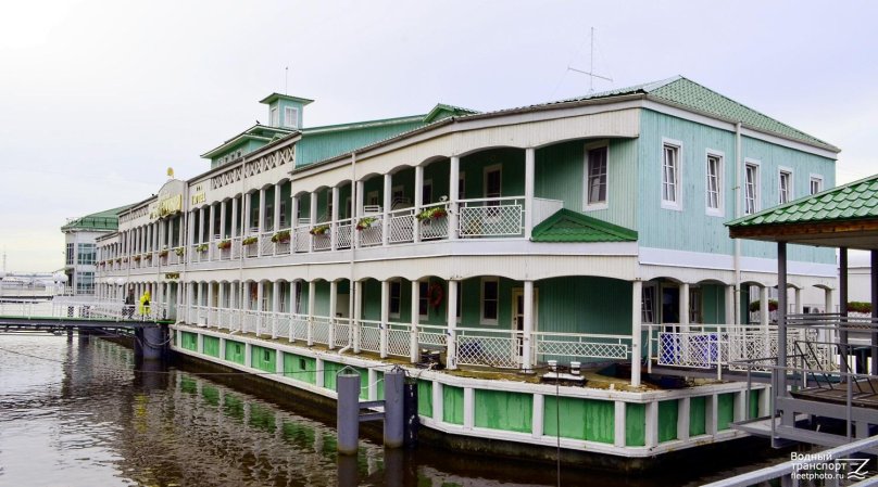 Астрахань дебаркадеры Пристани