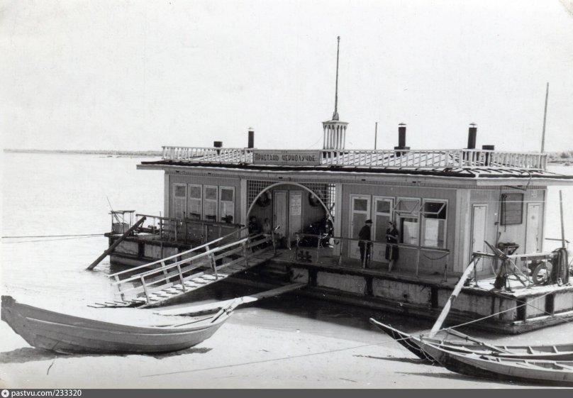 Астрахань дебаркадеры Пристани