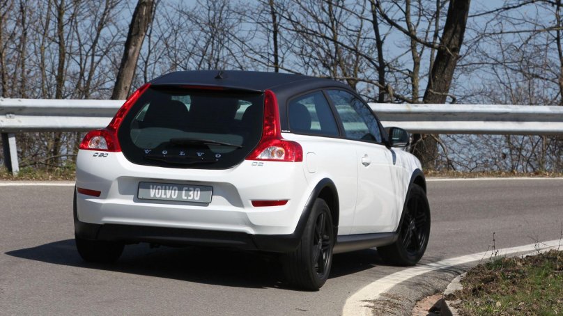 Вольво с30 белая