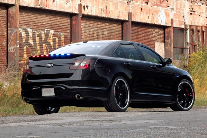 Ford Police Interceptor sedan 2010