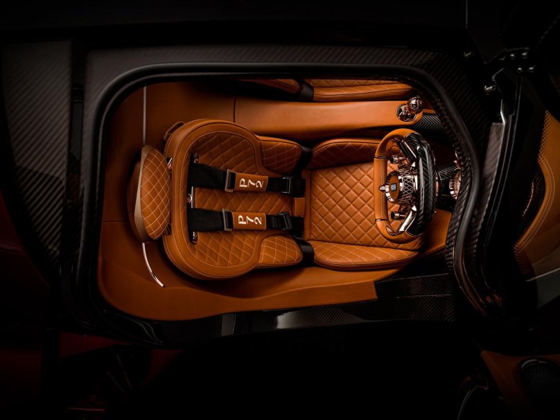 De Tomaso p72 интерьер