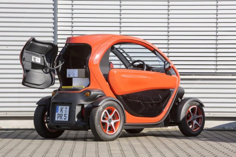 Машина Renault Twizy