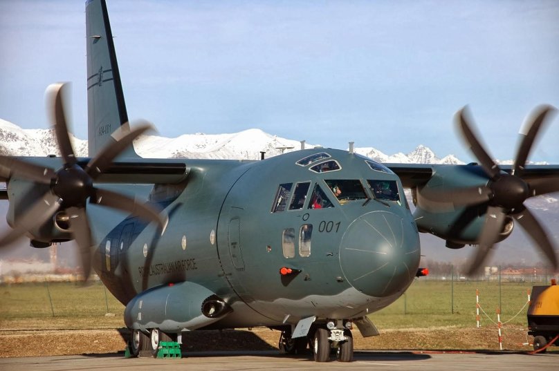 Alenia c-27j Spartan самолет