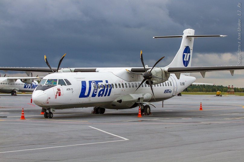 ЮТЭЙР ATR 72 самолет
