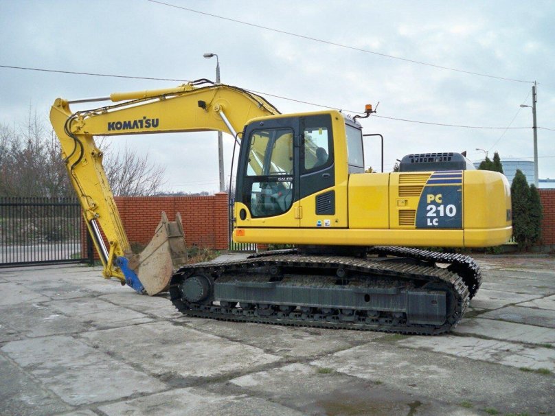Komatsu pc210