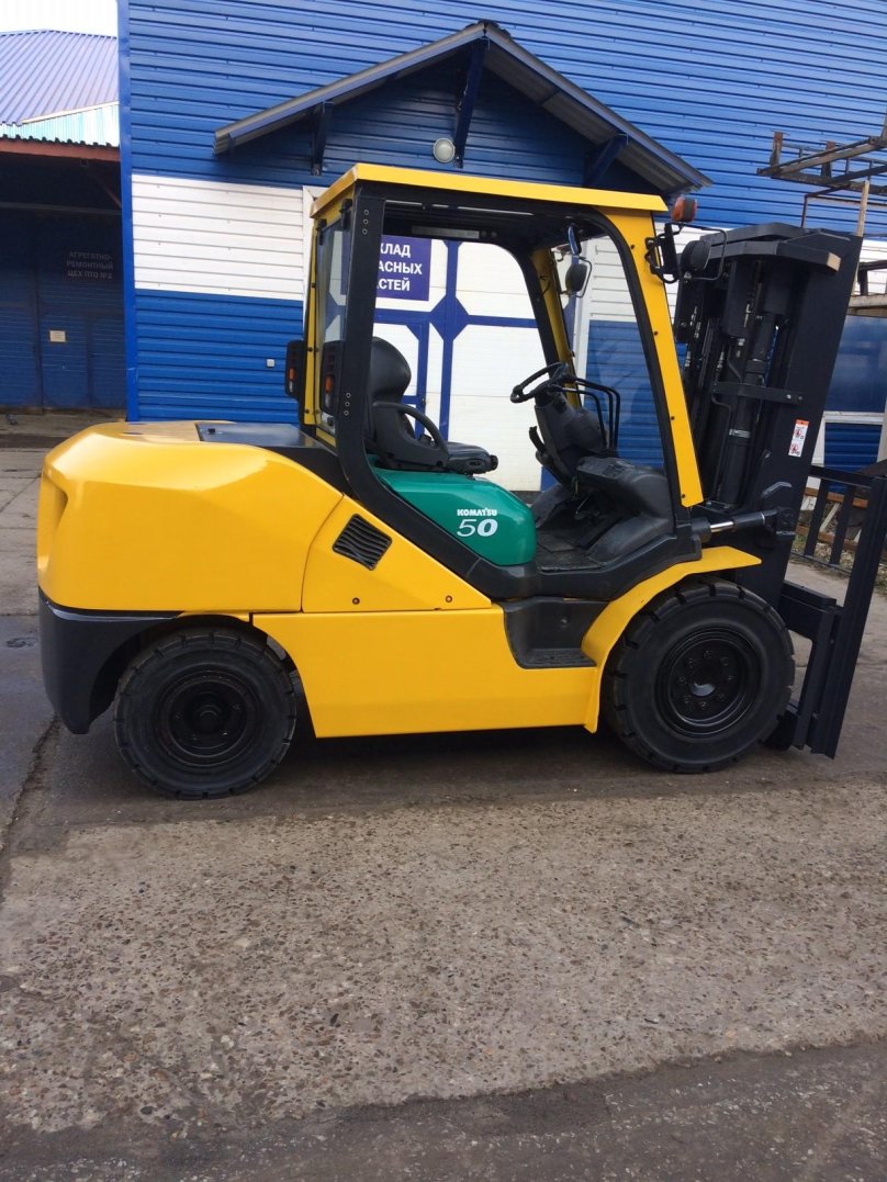 Вилочный погрузчик Komatsu fd50ayt-10