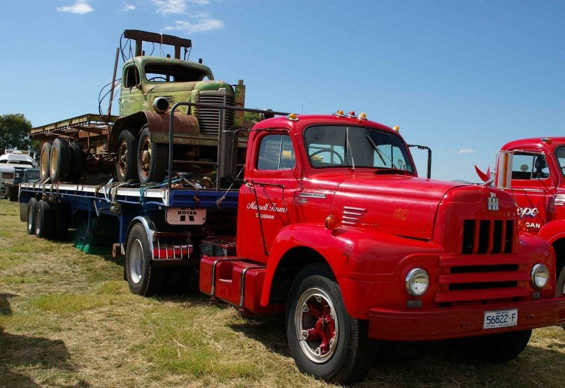 International Harvester r-190