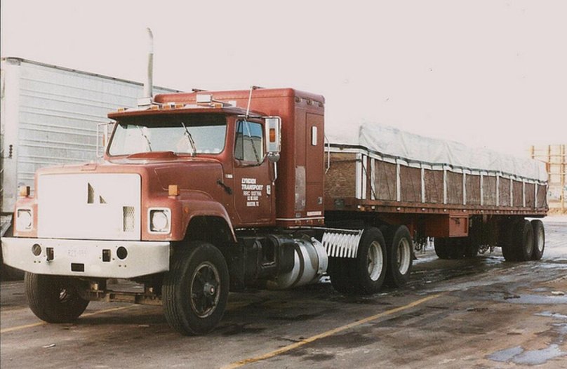 International Harvester s-2500