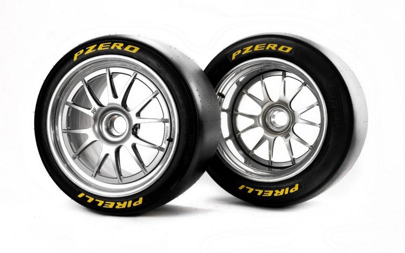 Pirelli p Zero