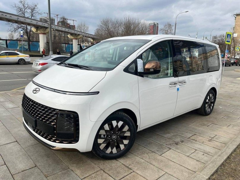 Hyundai Staria 2021