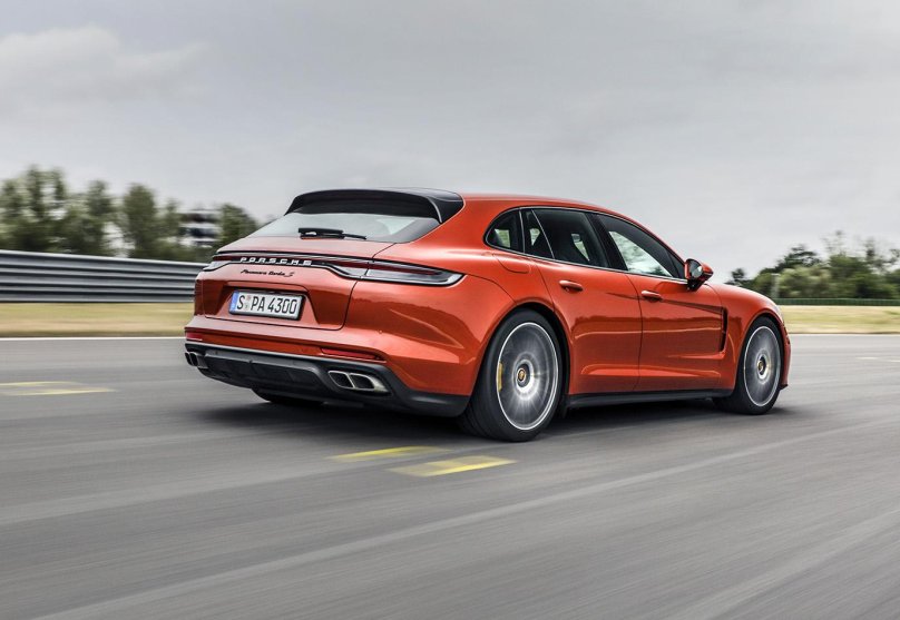 Porsche Panamera Turbo s Sport Turismo 2021
