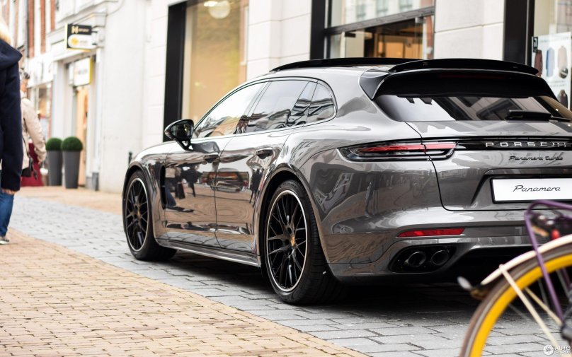 Porsche Panamera Gran Turismo 2021