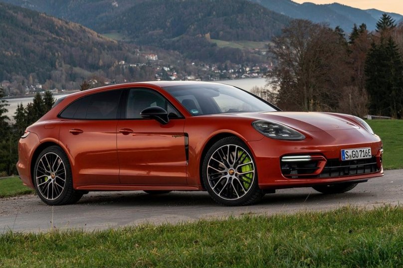 Porsche Panamera 4 e-Hybrid
