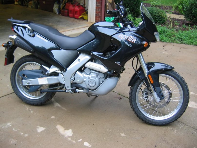 Мотоцикл Априлия пегасо 650