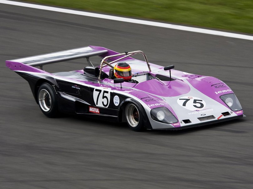 Lola автомобиль