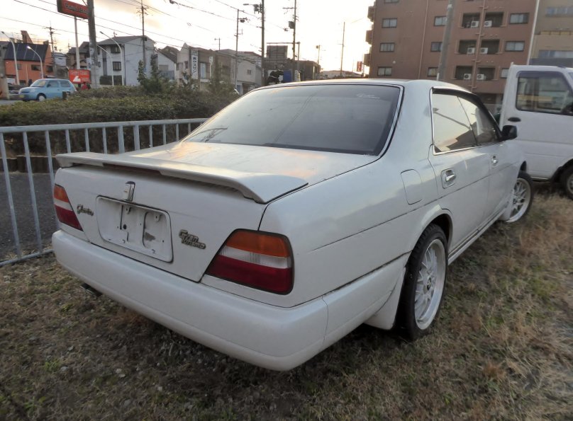 Ниссан Глория 2019