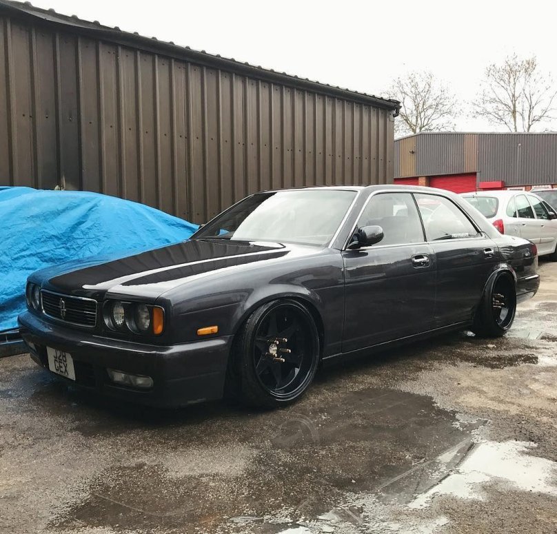 Nissan Gloria 32