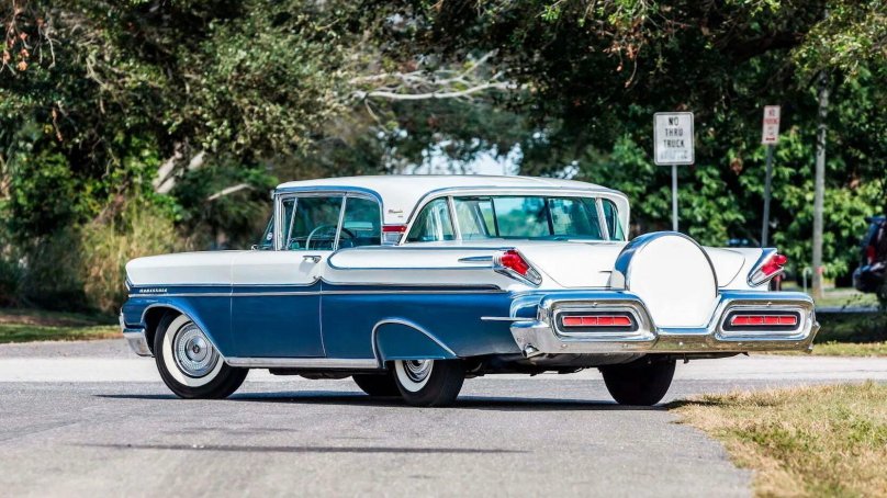 Mercury Turnpike Cruiser