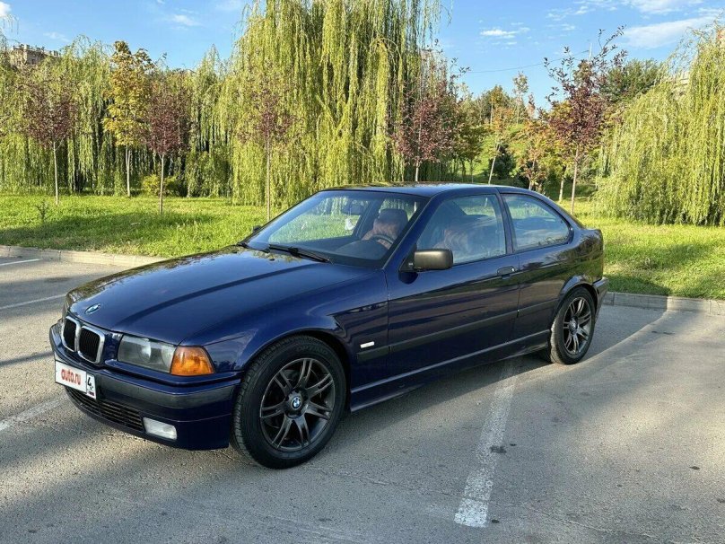 БМВ 318 1995 фото
