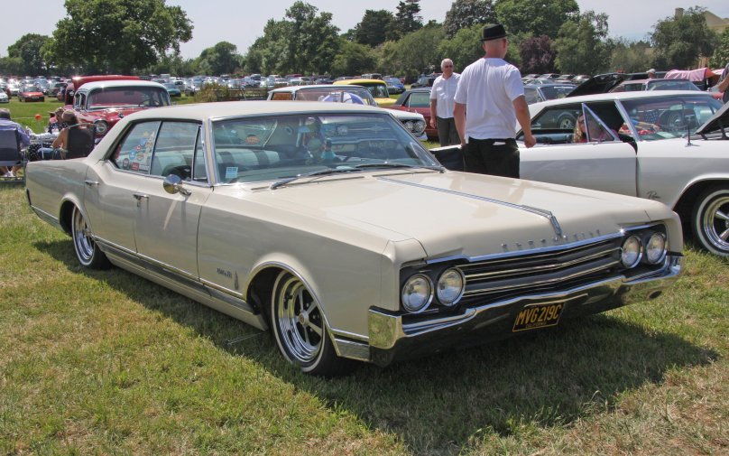 Олдсмобиль 88 1965