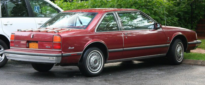 Олдсмобиль 1986