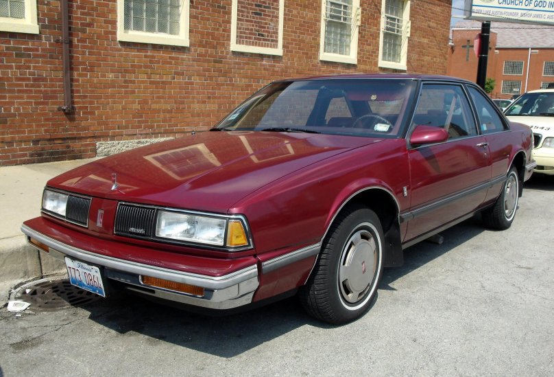 Олдсмобиль Дельта 1988