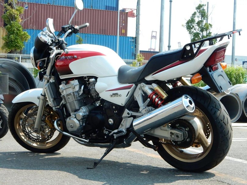 Хонда сб 1300