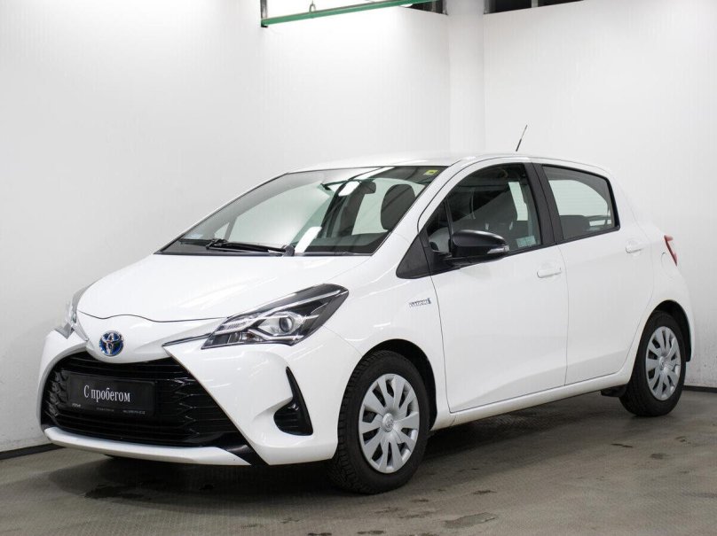 Тойота Ярис 2017 фото