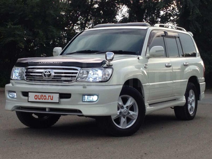 Toyota Land Cruiser 100 White