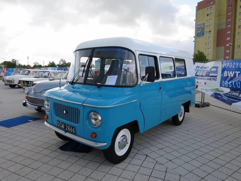 Микроавтобус Нисса 522