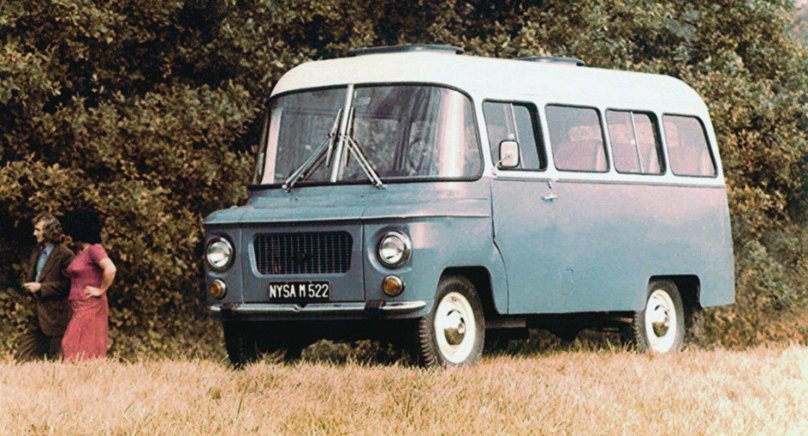 Микроавтобус Нисса 522