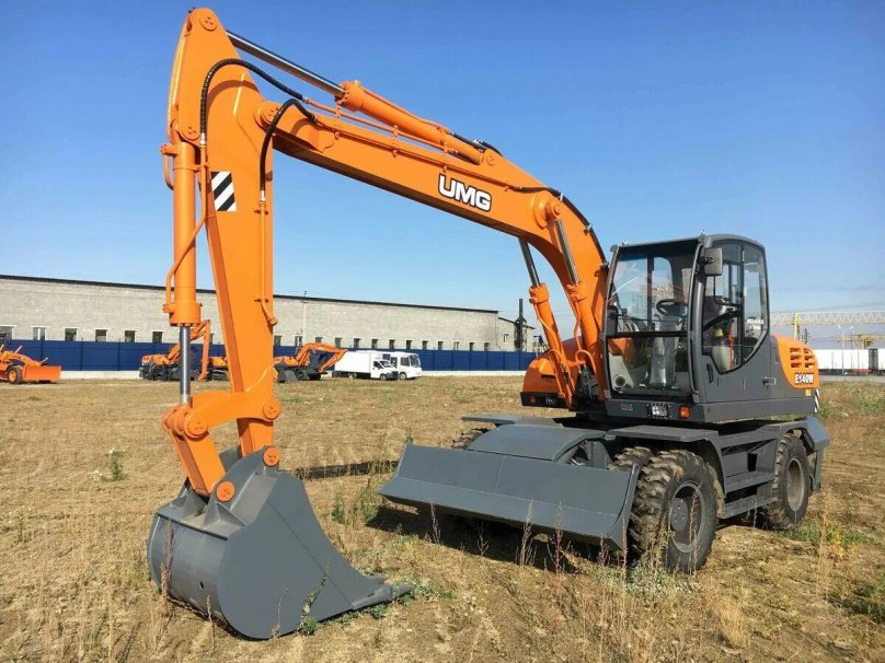 Экскаватор UMG e140w