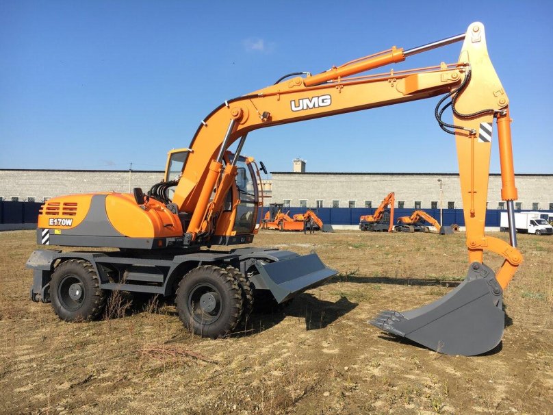 Экскаватор UMG e170w
