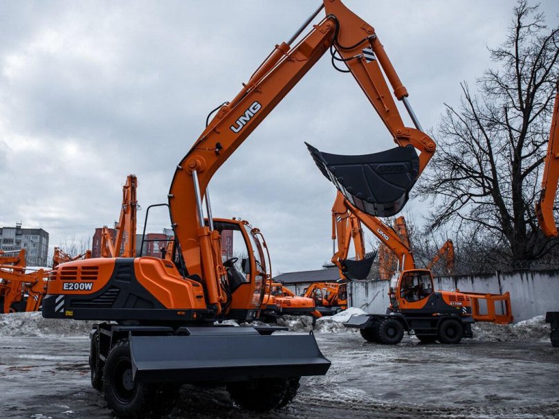 Экскаватор UMG e200w